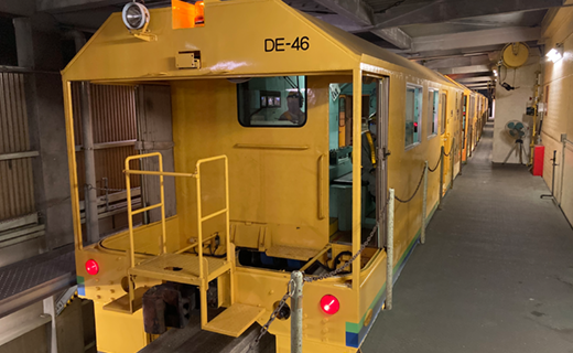 留置線で待機する工作車